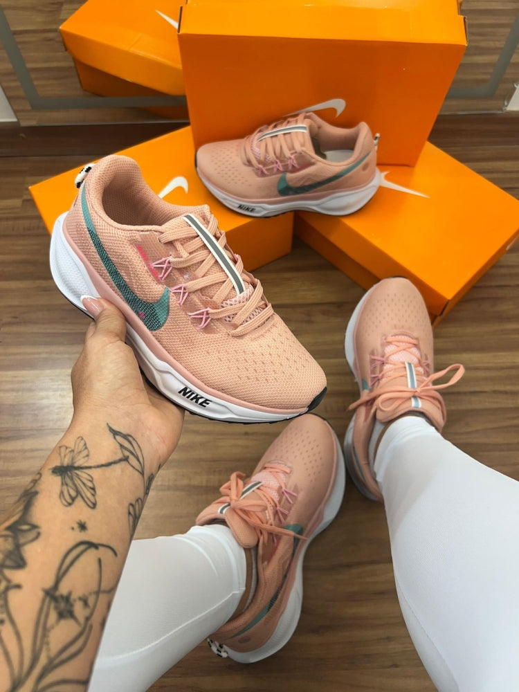 NK PEGASUS TRAIL 5 NUDE
