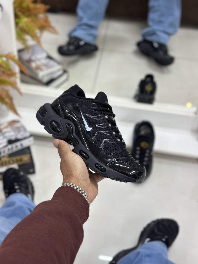 NK TN REFLETIVO PRETO/PRETO