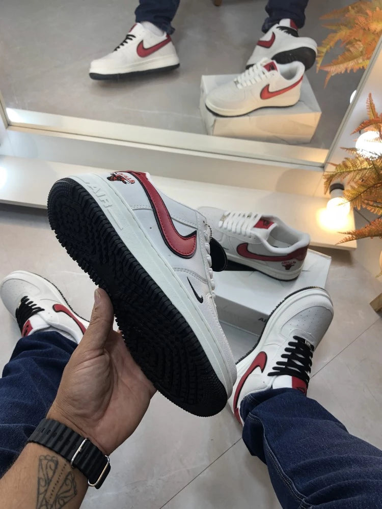 NK AIR FORCE BULLS 23 LUXO BRANCO/VERMELHO