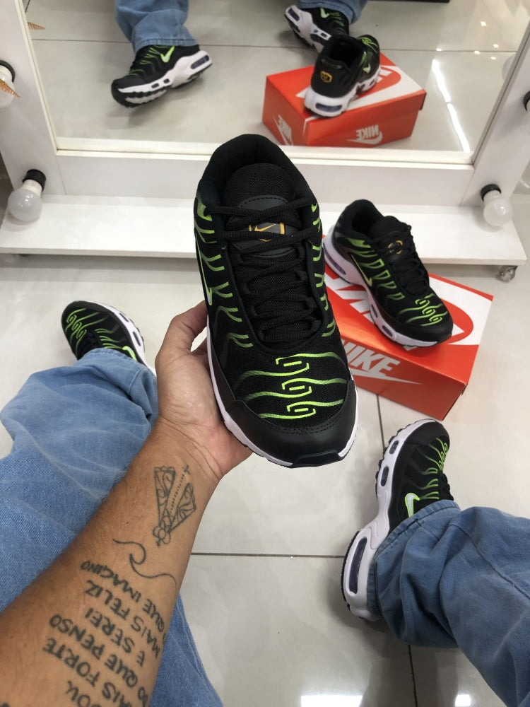 NK AIR TN PRETO/VERDE