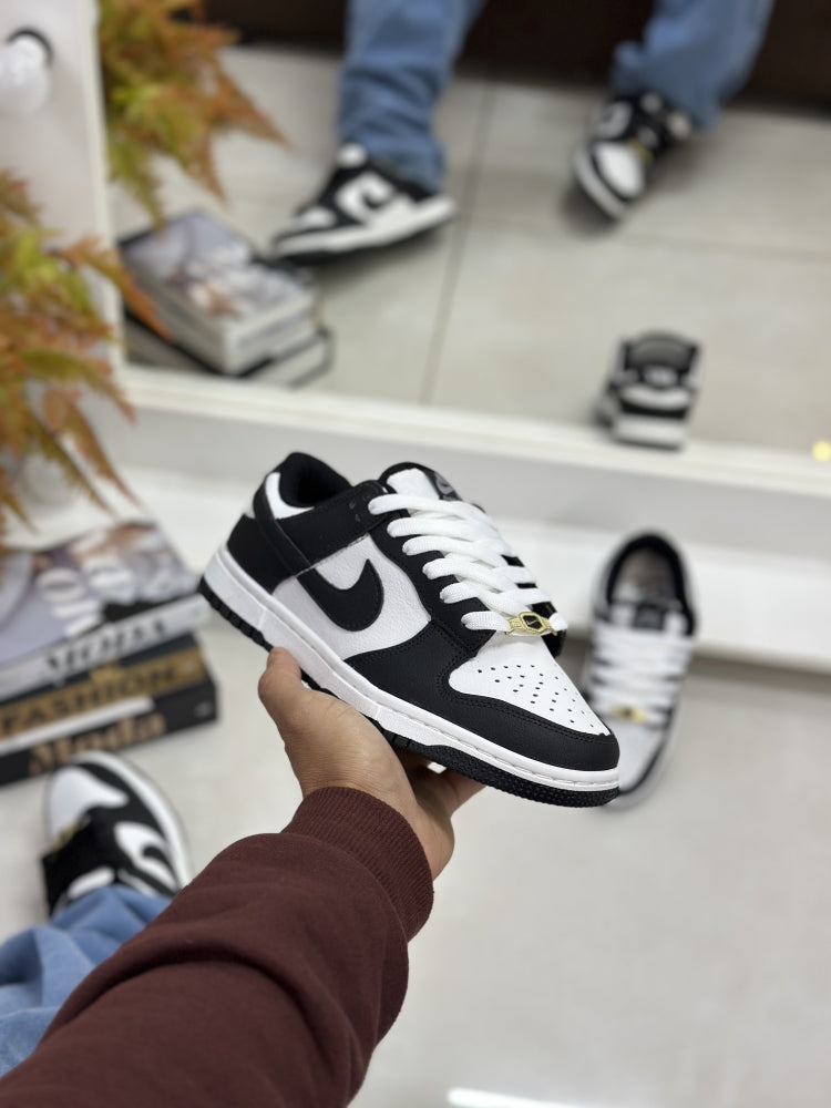 NK DUNK LOW PREMIUM PRETO/BRANCO