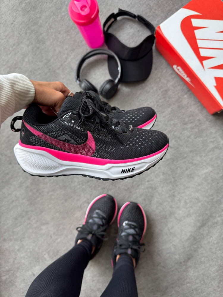 NK PEGASUS TRAIL 5 PRETO/PINK
