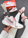NK PEGASUS TRAIL CREME/ROSE