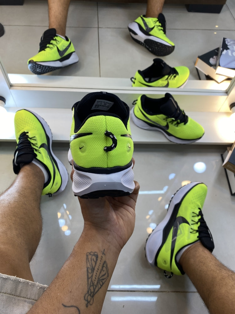 NK PEGASUS TRAIL PRETO/VERDE LIMÃO