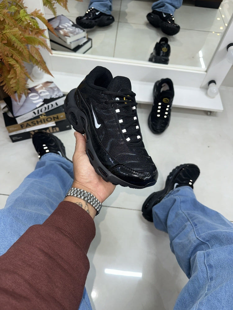 NK TN REFLETIVO PRETO/PRETO