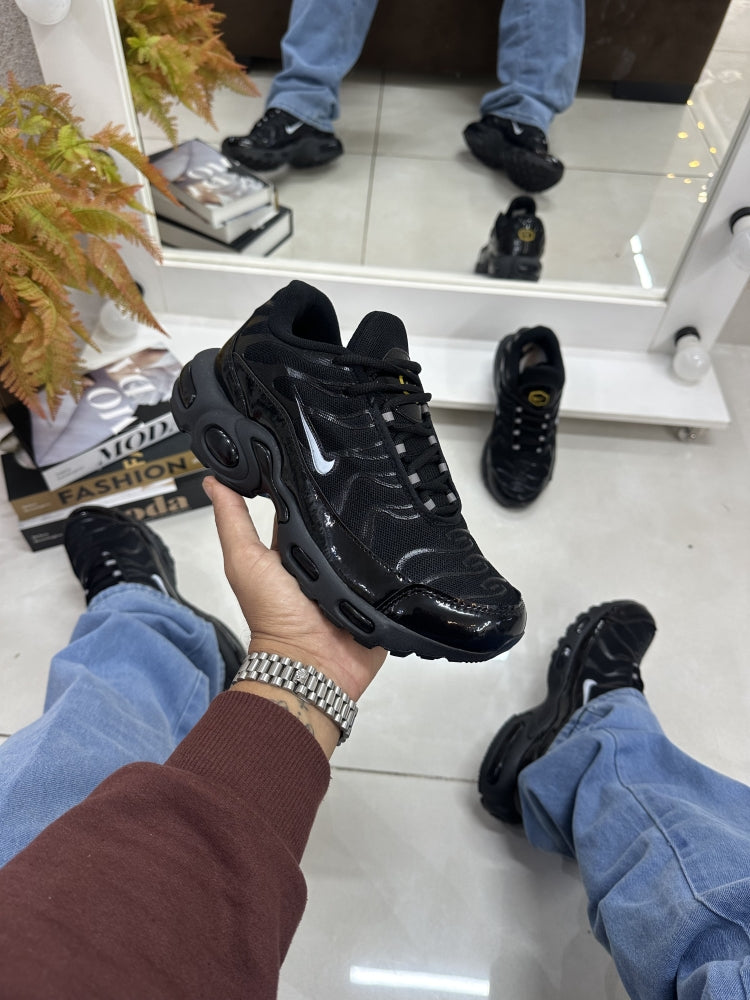 NK TN REFLETIVO PRETO/PRETO