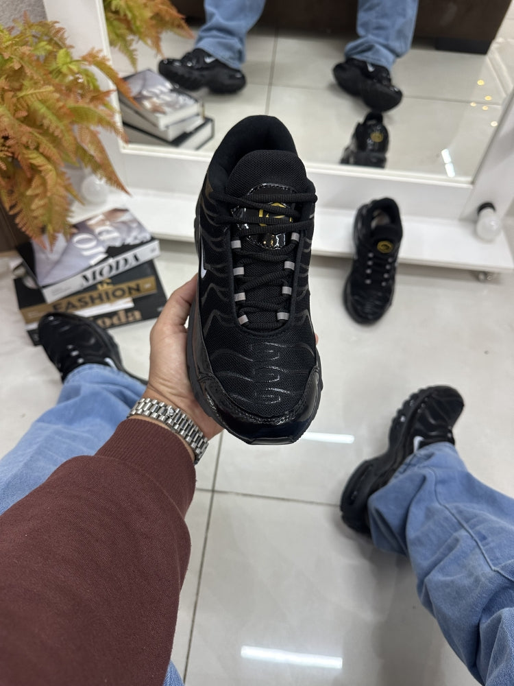 NK TN REFLETIVO PRETO/PRETO