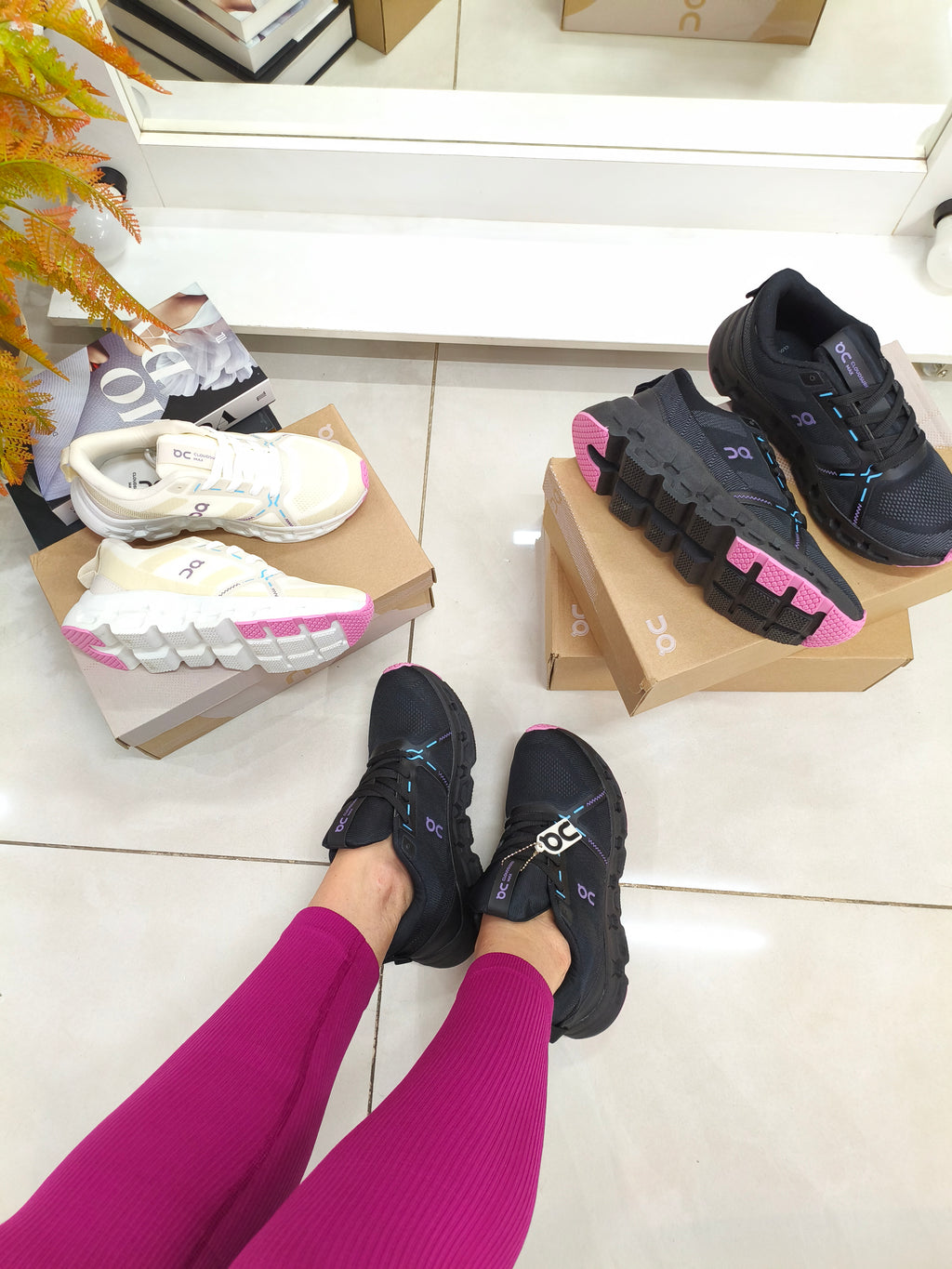 ON CLOUD SURFER MAX PRETO LILAS/ROSA